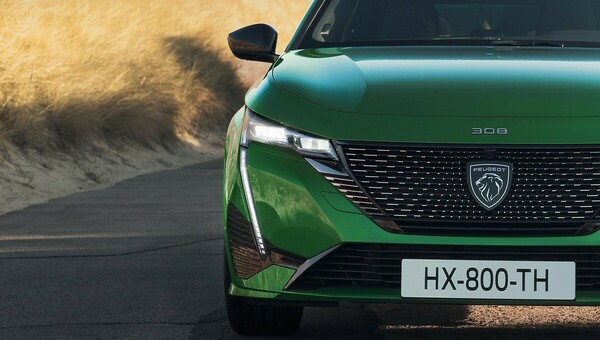 Citroen C5 Aircross Hybrid - Hybrid Petrol - Automatic (2022) - Technical  Data - Car-2-Europe Citroën