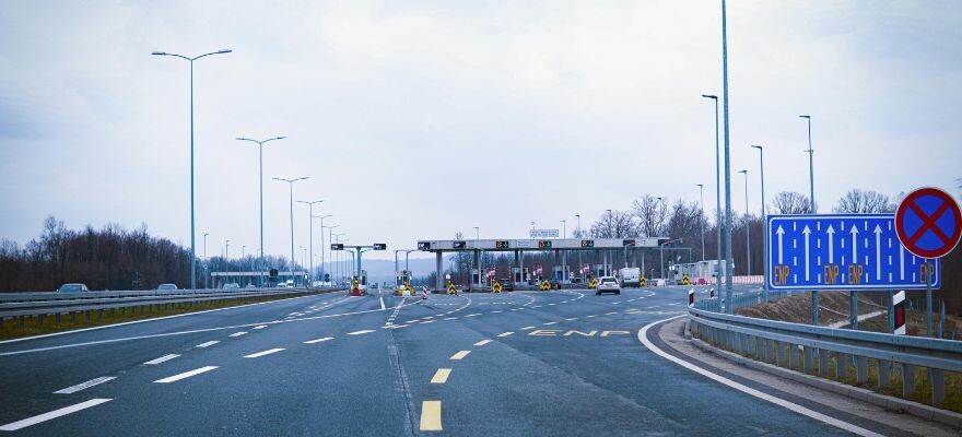 Fuel, tolls, road stickers: what you need to know depending on the country
