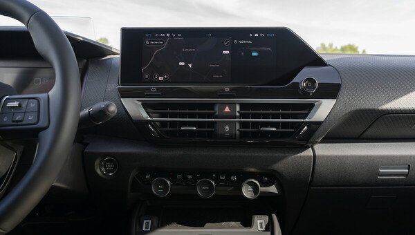 Citroën C4 X (2023) - Petrol - Automatic gearbox